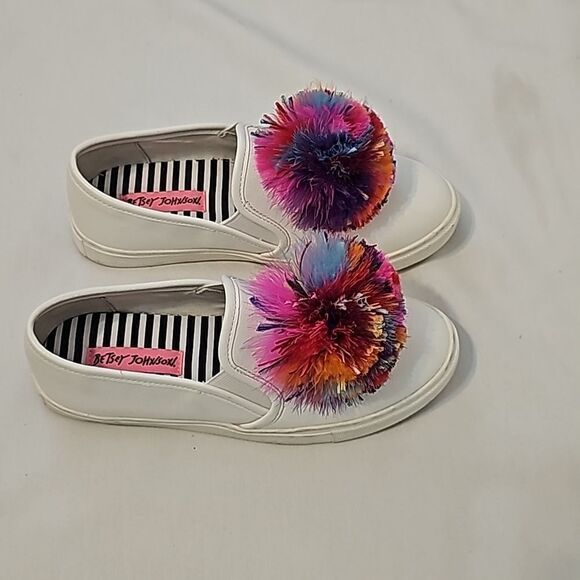 Betsey JohnsonTrixie Sneakers size 5M - Picture 1 of 6